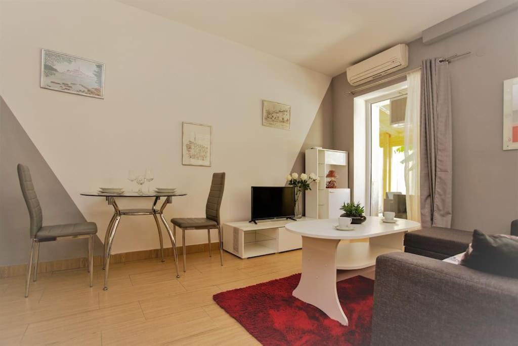 Apartman Den,Rovinj Oaza U Centru Grada I Besplatnim Parkingom公寓 外观 照片